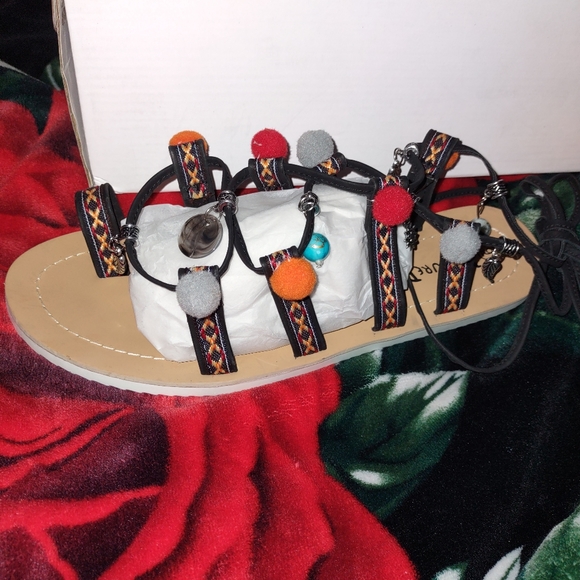 Sandals - Picture 3 of 4